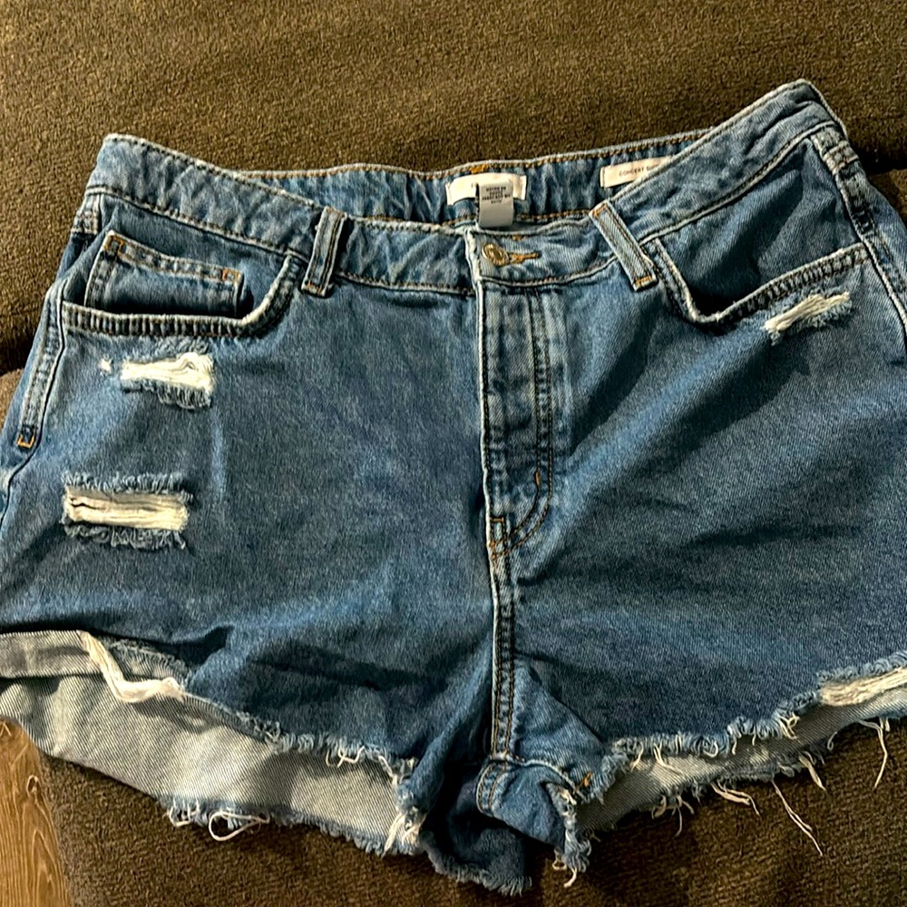 Forever 21 distressed concert shorts